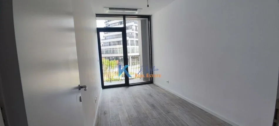 Tirane, jap me qera zyre Kati 1, 102 m² 1.300 € (Liqeni, Lake View Residence)