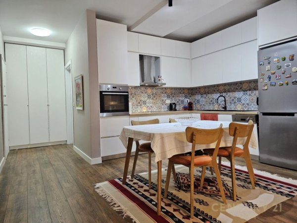 Tirane, jap me qera apartament 3+1+2 , 130 m² 1.000 € (Kodra e Diellit)