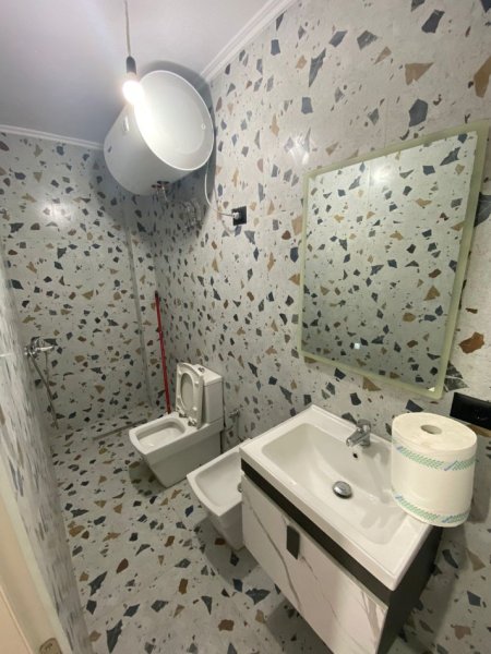 Tirane, shitet apartament 2+1+Ballkon Kati 3, 87 m² 165.000 € (Rruga e Kavajes, Ish Parku)