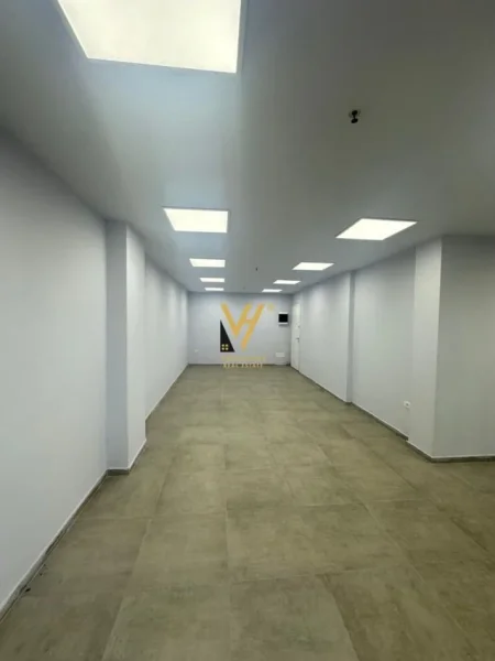 Tirane, jepet me qera ambjent biznesi Kati 0, 350 m² 3.000 € (RRUGA E ELBASANIT)