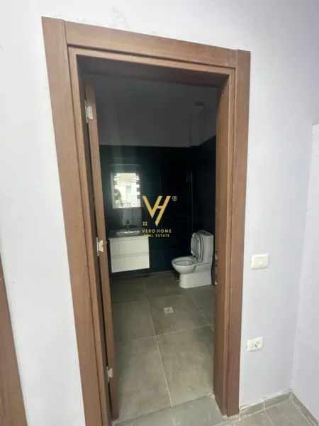 Tirane, jepet me qera ambjent biznesi Kati 0, 350 m² 3.000 € (RRUGA E ELBASANIT)