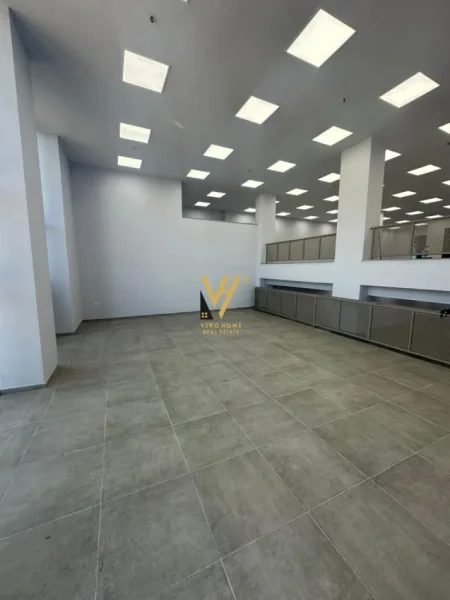 Tirane, jepet me qera ambjent biznesi Kati 0, 350 m² 3.000 € (RRUGA E ELBASANIT)