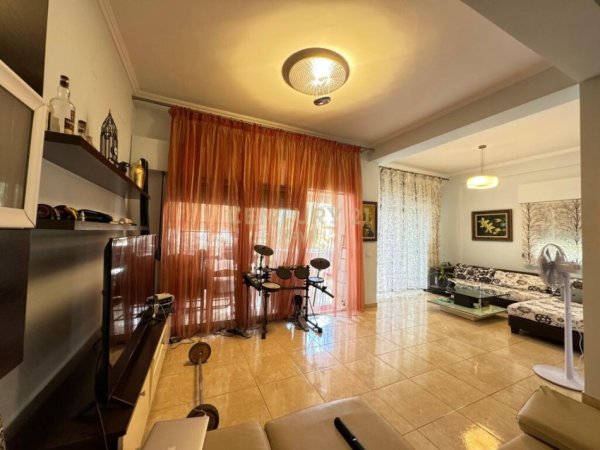 Tirane, shes apartament 2+1+2 , 140 m² 232.000 € (Liqeni i Thatë)