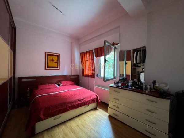 Tirane, shes apartament 2+1+2 , 140 m² 232.000 € (Liqeni i Thatë)