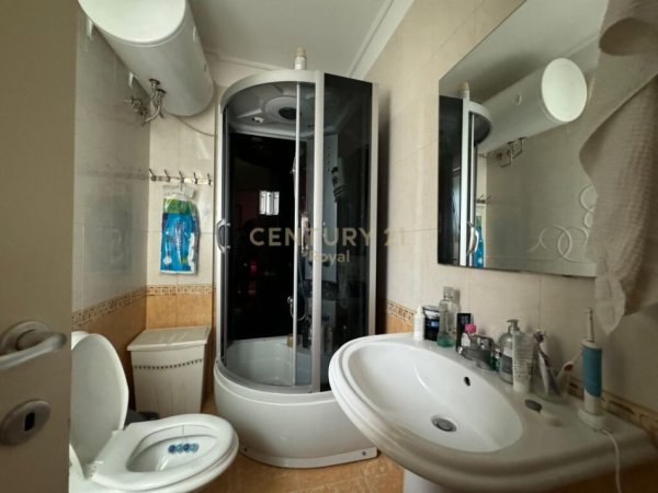 Tirane, shes apartament 2+1+2 , 140 m² 232.000 € (Liqeni i Thatë)