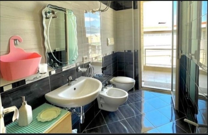 Tirane, jepet me qera apartament 2+1 Kati 3, 100 m² 650 € (LIQENI I THATE)