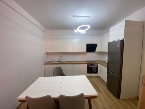 Tirane, jepet me qera apartament 2+1 Kati 5, 110 m² 600 € (Rruga e Dibres)
