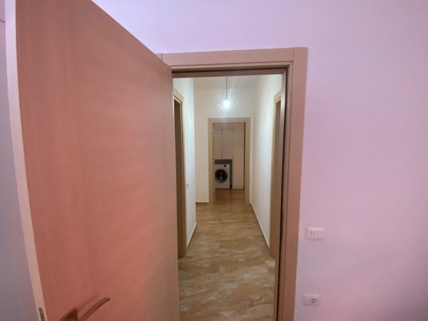 Tirane, jepet me qera apartament 2+1 Kati 5, 110 m² 600 € (Rruga e Dibres)
