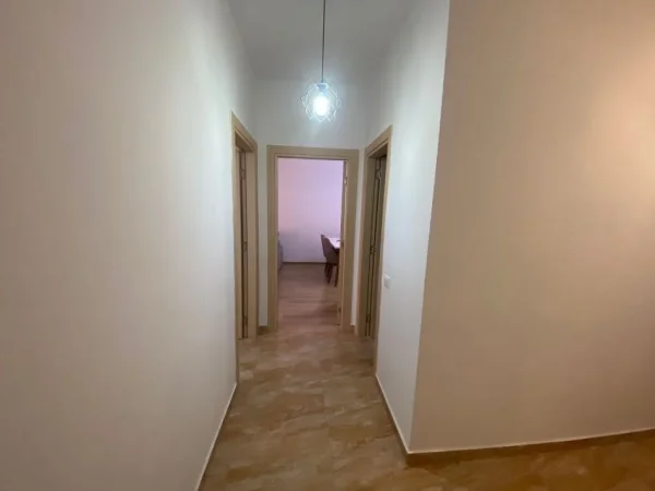 Tirane, jepet me qera apartament 2+1 Kati 5, 110 m² 600 € (Rruga e Dibres)