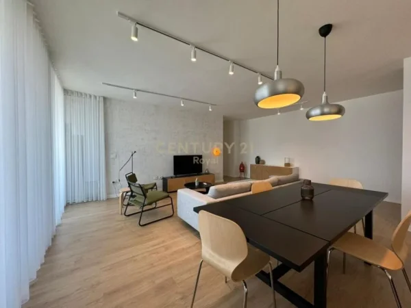Tirane, jepet me qera apartament 3+1 Kati 8, 144 m² 1.600 € 
