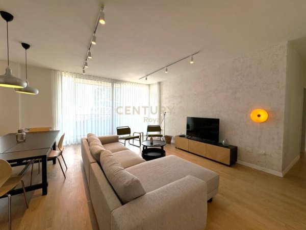 Tirane, jepet me qera apartament 3+1 Kati 8, 144 m² 1.600 € 
