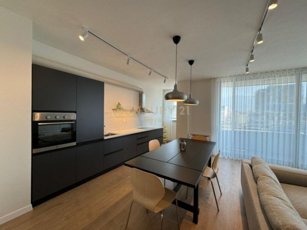 Tirane, jepet me qera apartament 3+1 Kati 8, 144 m² 1.600 € 