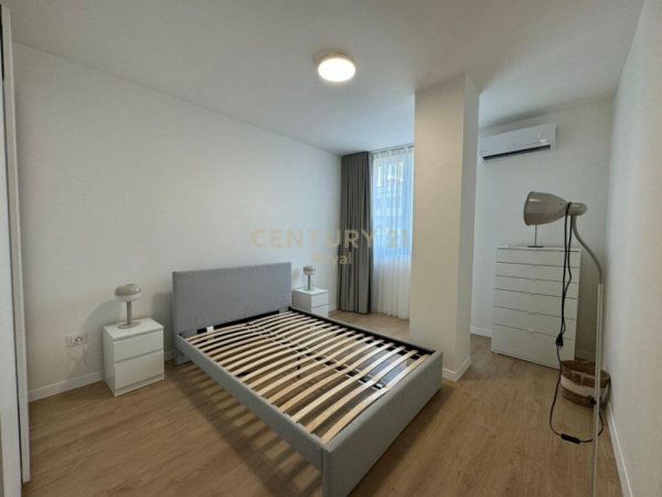 Tirane, jepet me qera apartament 3+1 Kati 8, 144 m² 1.600 € 