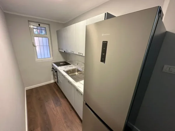 Tirane, jepet me qera shtepi 1+1 Kati 0, 60 m² 550 € (Myslym Shyri)