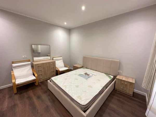 Tirane, jepet me qera shtepi 1+1 Kati 0, 60 m² 550 € (Myslym Shyri)