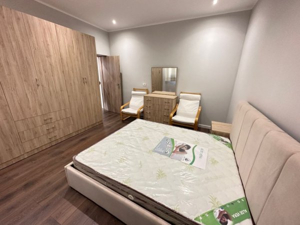 Tirane, jepet me qera shtepi 1+1 Kati 0, 60 m² 550 € (Myslym Shyri)