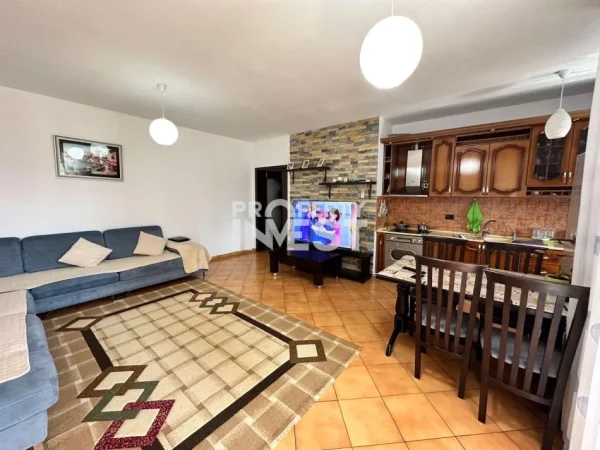 📍Don Bosko, buze rruge, shitet Ap 3+1+2 tualete 124 m² 210.000 €