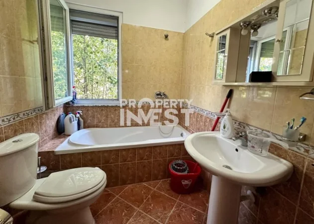 📍Don Bosko, buze rruge, shitet Ap 3+1+2 tualete 124 m² 210.000 €