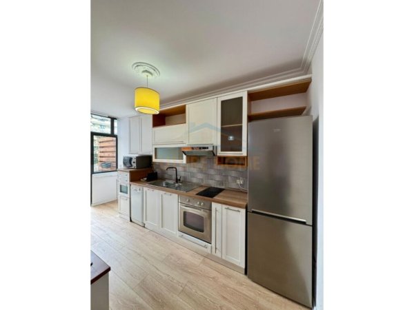 Tirane, shitet apartament 1+1+Ballkon Kati 3, 63 m² 195.000 € (Rruga Faik Konica)