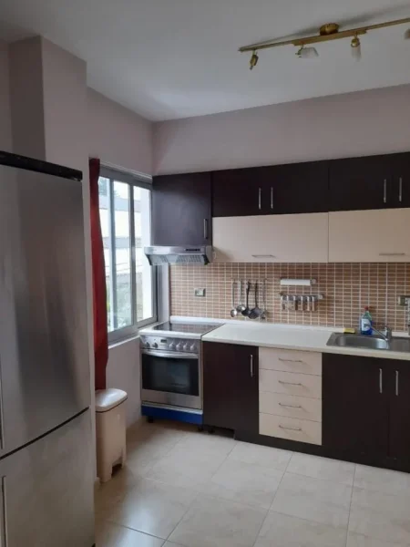 Tirane, jepet me qera apartament 2+1 Kati 2, 100 m² 500 € (rruga e Elbasanit)