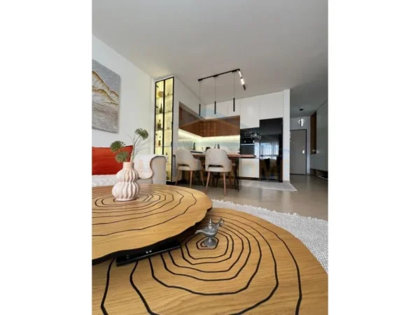 Tirane, shitet apartament 2+1+Ballkon Kati 5, 118 m² 165.000 € (Unaza e Re)