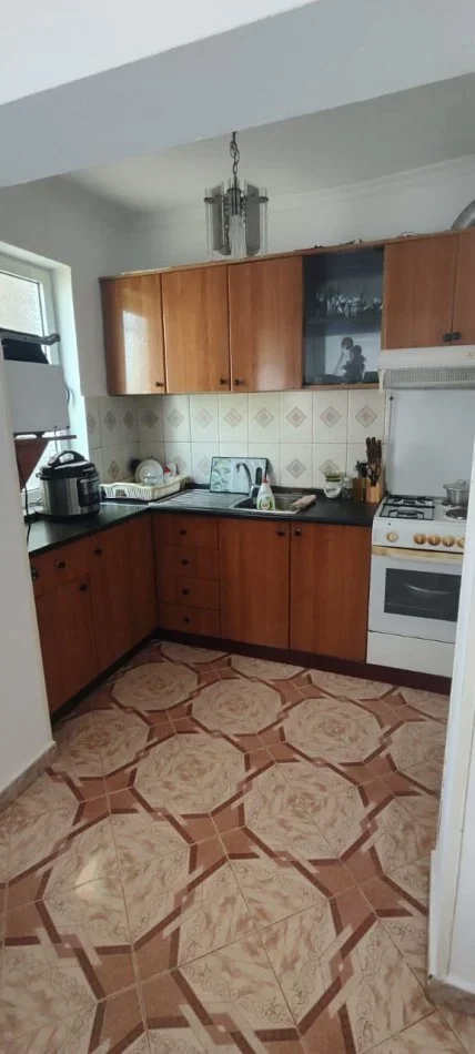 Tirane, shitet apartament 2+1 Kati 5, 75 m² 110.000 € (Materniteti i Ri)