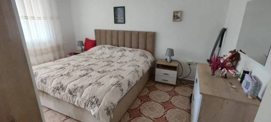 Tirane, shitet apartament 2+1 Kati 5, 75 m² 110.000 € (Materniteti i Ri)
