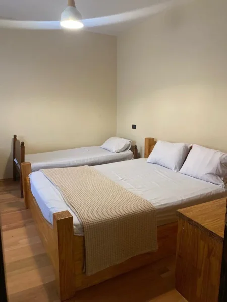 Tirane, jepet me qera apartament 1+1 Kati 1, 60 m² 600 € (EKONOMIKU)