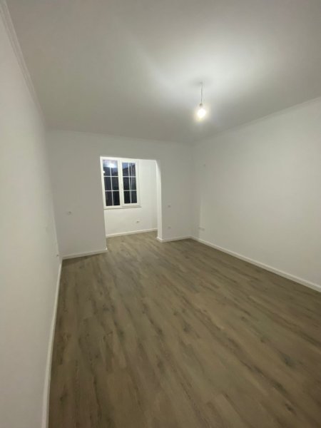 Tirane, shitet apartament 2+1+Ballkon Kati 3, 72 m² 150.000 € (Rruga e Kavajes , prane Kadiu)
