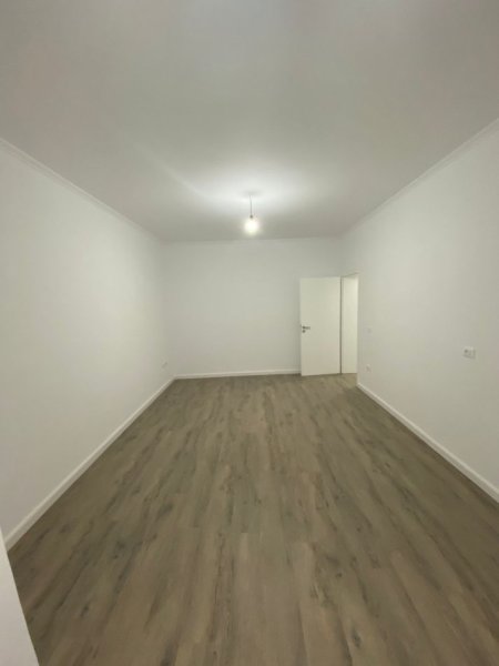 Tirane, shitet apartament 2+1+Ballkon Kati 3, 72 m² 150.000 € (Rruga e Kavajes , prane Kadiu)