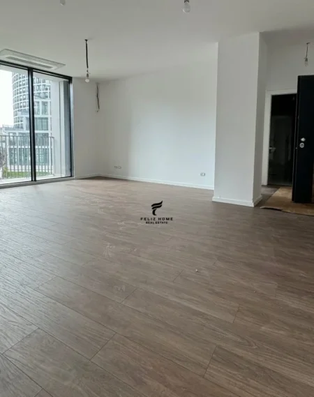 Tirane, jepet me qera zyre Kati 1, 75 m² 950 € (LIQENI ARTIFICIAL)