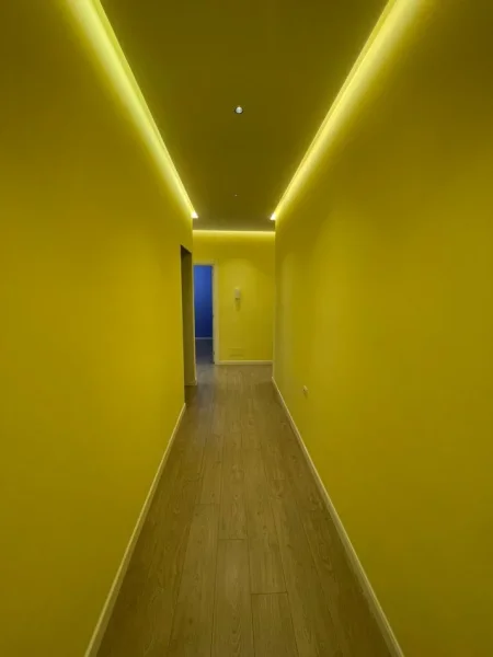 Tirane, jepet me qera apartament 3+1 Kati 4, 120 m² 800 € (Casa Italia)