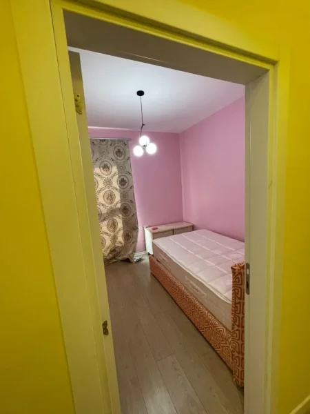 Tirane, jepet me qera apartament 3+1 Kati 4, 120 m² 800 € (Casa Italia)