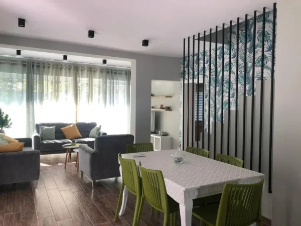 Durres, shitet Vile 3+1 Kati 1, 616 m² 440.000 € (Qerret)