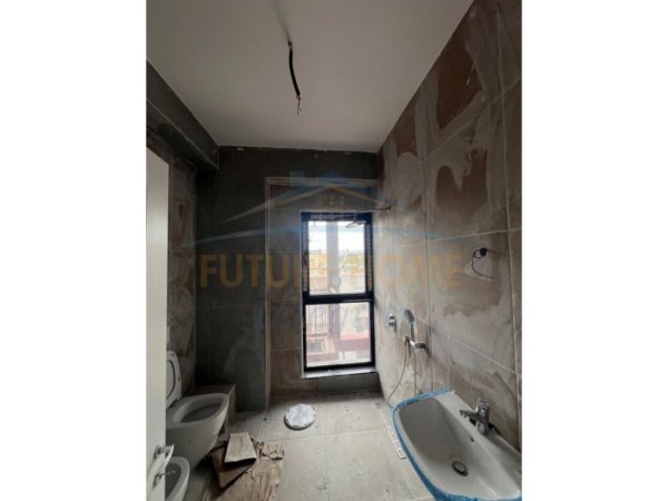 Tirane, jepet me qera apartament 2+1+Ballkon Kati 3, 110 m² 1.300 € (GARDEN BUILDING 21 DHJETORI)