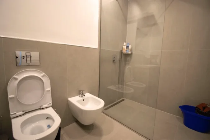 Tirane, shes apartament 1+1+Ballkon Kati 3, 83 m² 141.000 € (Fadil Bodinaku)