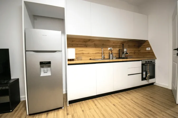 Tirane, shes apartament 1+1+Ballkon Kati 3, 83 m² 141.000 € (Fadil Bodinaku)