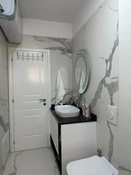 Tirane, jepet me qera apartament 2+1+Ballkon Kati 2, 100 m² 550 € (Astir prane pasticeri Nela 5)