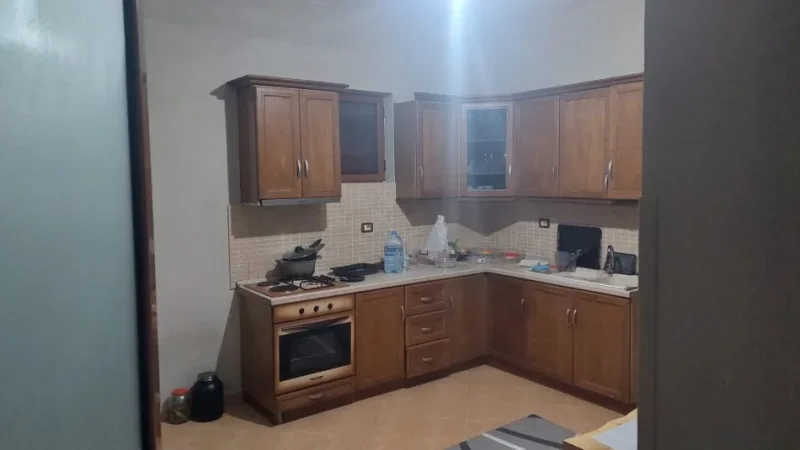 Tirane, jepet me qera apartament 3+1+Ballkon Kati 2, 100 m² 550 € (Stacioni i Trenit , Bulevardi i ri ,)