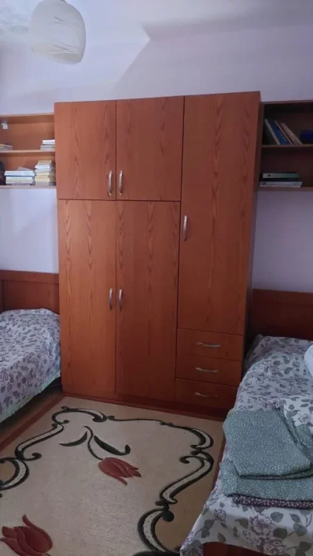 Tirane, jepet me qera apartament 3+1+Ballkon Kati 2, 100 m² 550 € (Stacioni i Trenit , Bulevardi i ri ,)