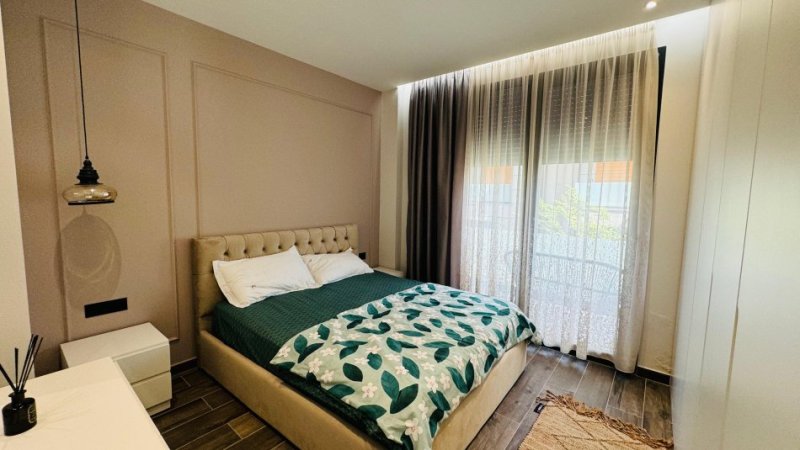 Tirane, jepet me qera 1+1 Kati 2, 75 m² 850 € (Teg)