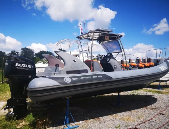 Kroaci, ofroj gomone Bura 8,5 gommon , 42.500 €