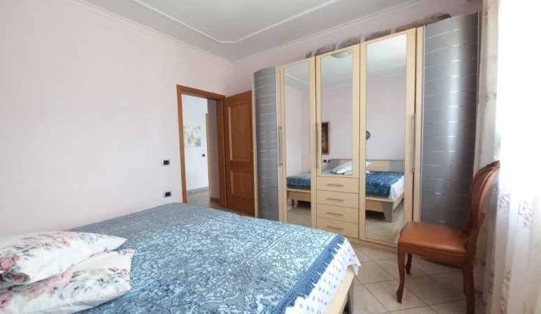 Tirane, jepet me qera apartament 1+1 Kati 4, 61 m² 600 € (Bllok , Fakulteti Juridik)
