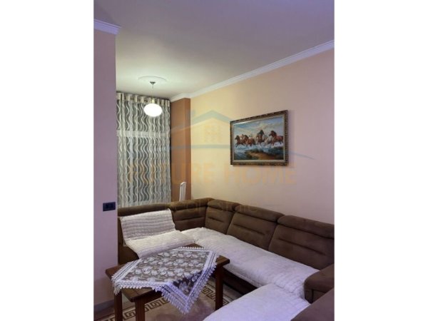 Tirane, jepet me qera apartament 2+1 Kati 6, 80 m² 500 € (Kopshti Botanik)