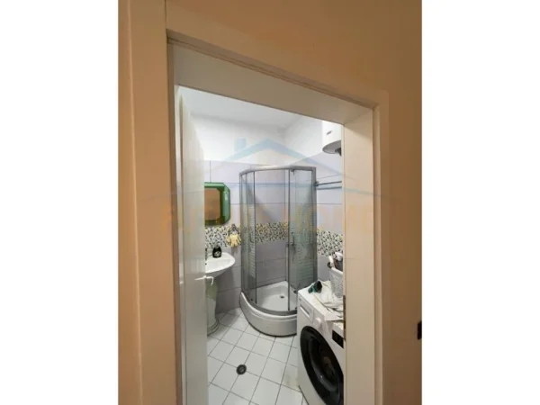 Tirane, jepet me qera apartament 2+1 Kati 6, 80 m² 500 € (Kopshti Botanik)