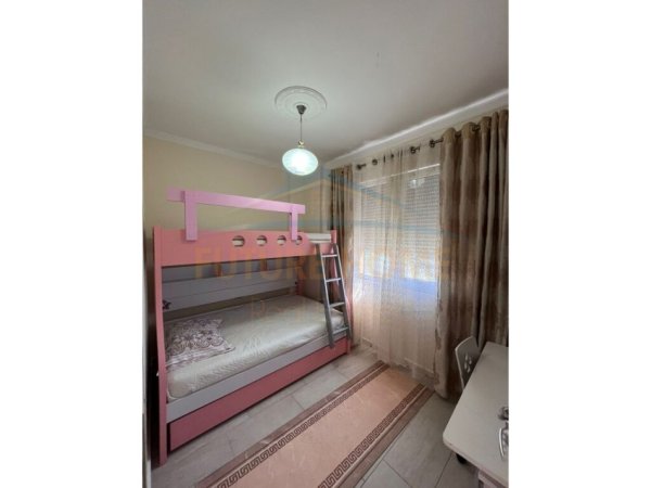Tirane, jepet me qera apartament 2+1 Kati 6, 80 m² 500 € (Kopshti Botanik)