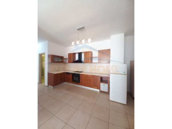 Tirane, jepet me qera apartament 2+1 Kati 7, 110 m² 600 € (Selvia)