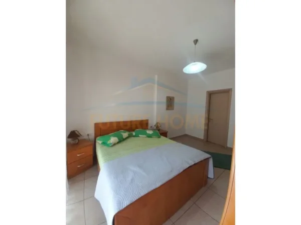Tirane, jepet me qera apartament 2+1 Kati 7, 110 m² 600 € (Selvia)