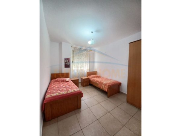 Tirane, jepet me qera apartament 2+1 Kati 7, 110 m² 600 € (Selvia)