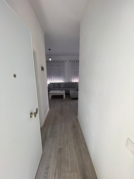 Tirane, jepet me qera apartament 2+1 Kati 5, 90 m² 450 € (ALI DEMI)